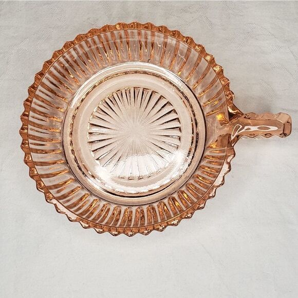 Vintage pink depression glass dish - Picture 1 of 4